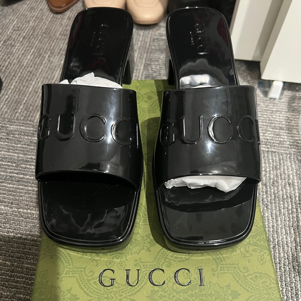 Gucci jelly sandal